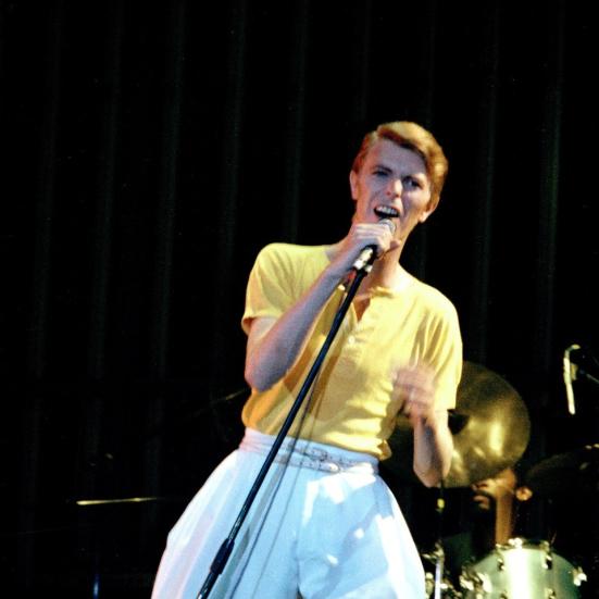 Foto af David Bowie på scenen i Falkoner Teatret, 1978.