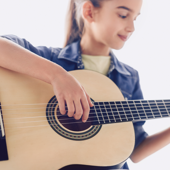 Pige med guitar