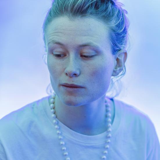 Signe Gjessing fotograferet af Sara Galbiati, Gyldendal