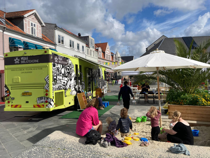 Biblioteksbussen til børneevent på Nørretorv i Vejle