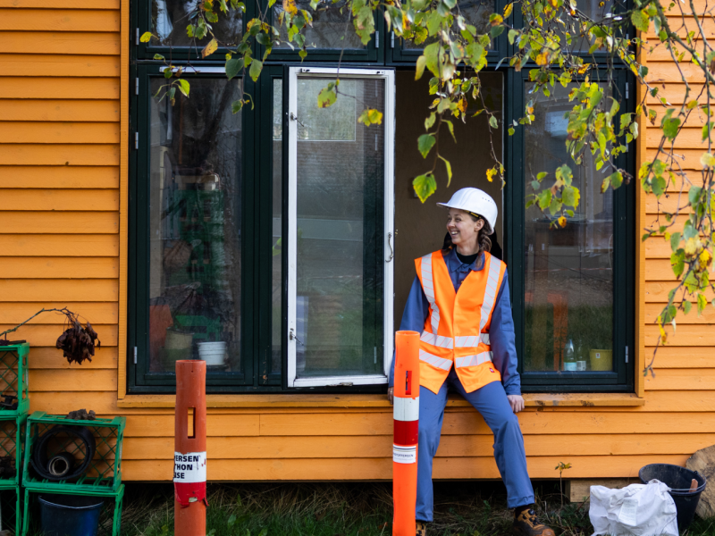 Maria Viftrup foran "Småtingsafdelingen"