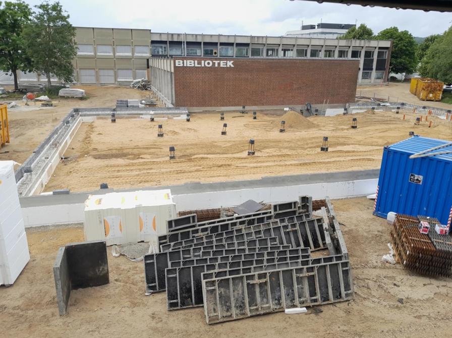 Fra byggepladsen